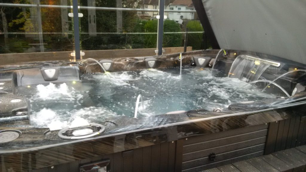 Portable Hot Tubs vs Traditional Hot Tubs - International Pool & Spa