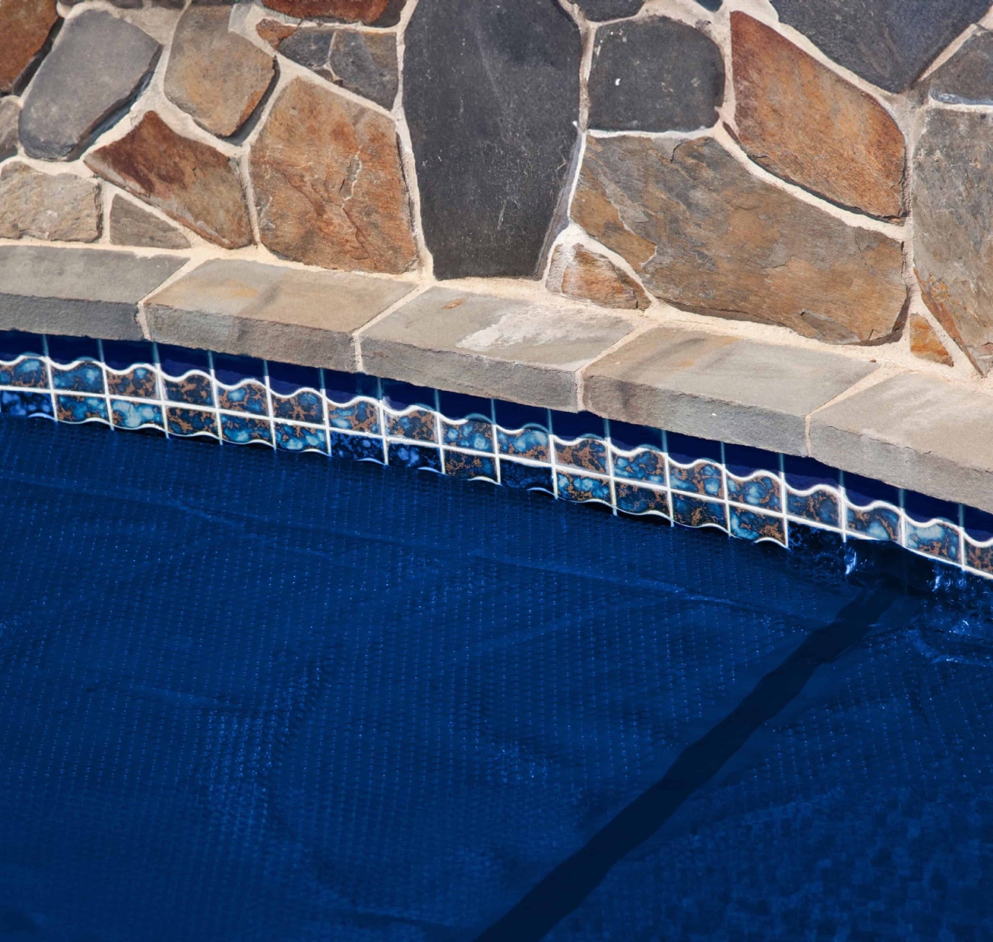 12' x 24' Oval Premium Black and Blue Solar Blanket - interpools